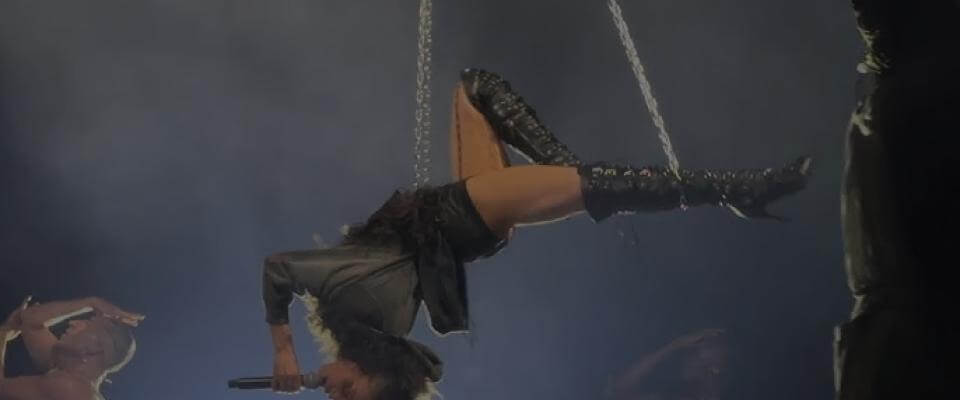 FKA Twig Aerial Performance